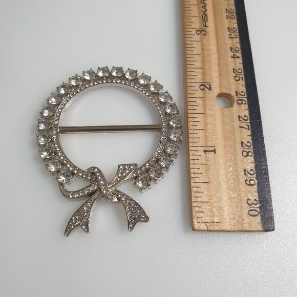 Vintage Rhinestone Circle Bow Scarf Wreath Clear Silver Tone Holiday Fashion - Picture 3 of 6